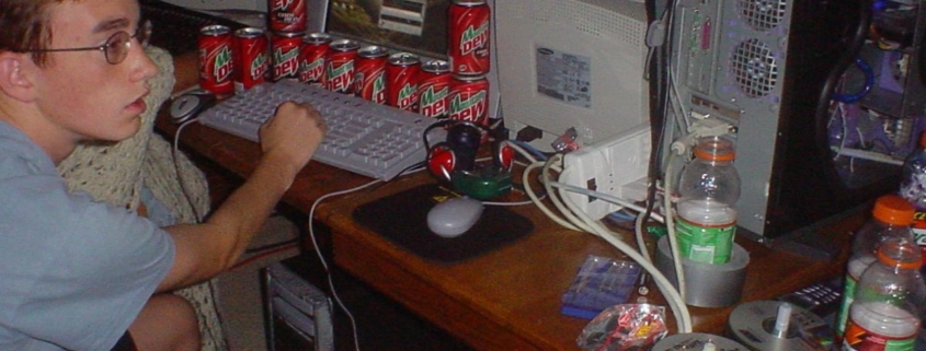 These incredible LAN party photos remind us how much work it used to be to play games together