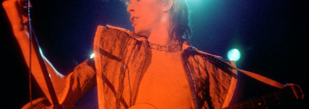 LOS ANGELES - 1973: Musician David Bowie performs onstage during his &quot;Ziggy Stardust&quot; era in 1973 in Los Angeles, California. (Photo by Michael Ochs Archives/Getty Images)