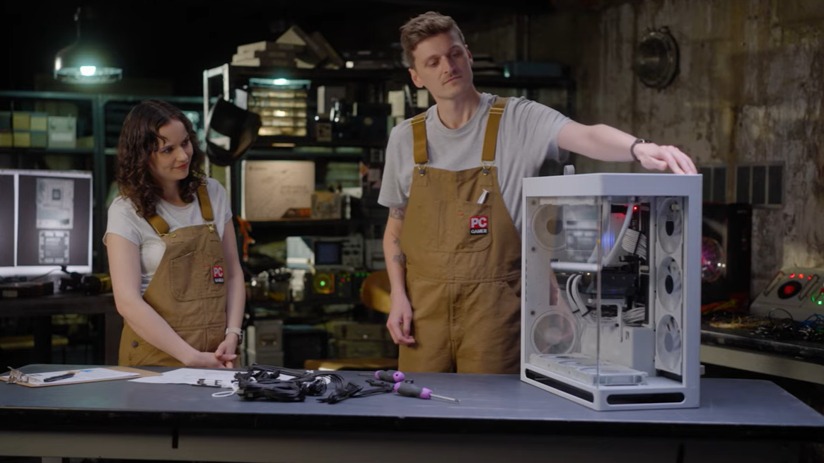 Frankie Ward and Jacob Ridley build The Rig on set at the PC Gaming Show 2025